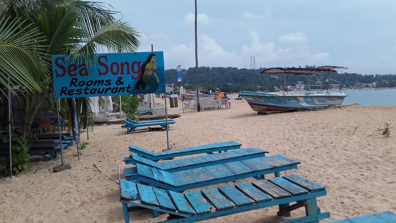Sea Song Bed & Breakfast Unawatuna Bagian luar foto