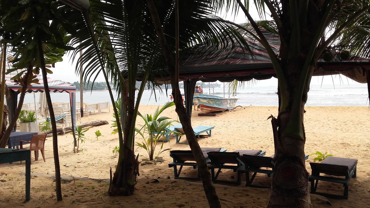 Sea Song Bed & Breakfast Unawatuna Bagian luar foto