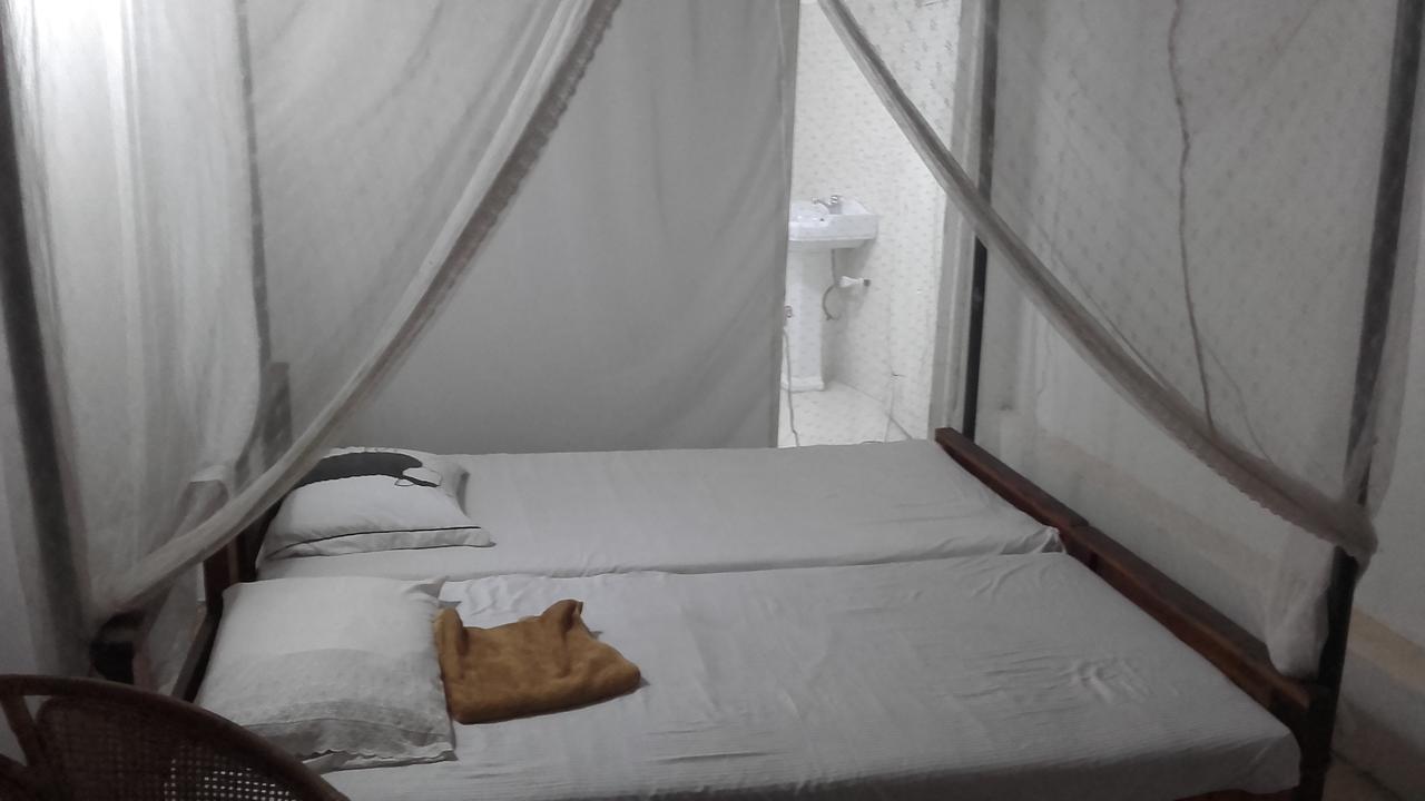 Sea Song Bed & Breakfast Unawatuna Bagian luar foto